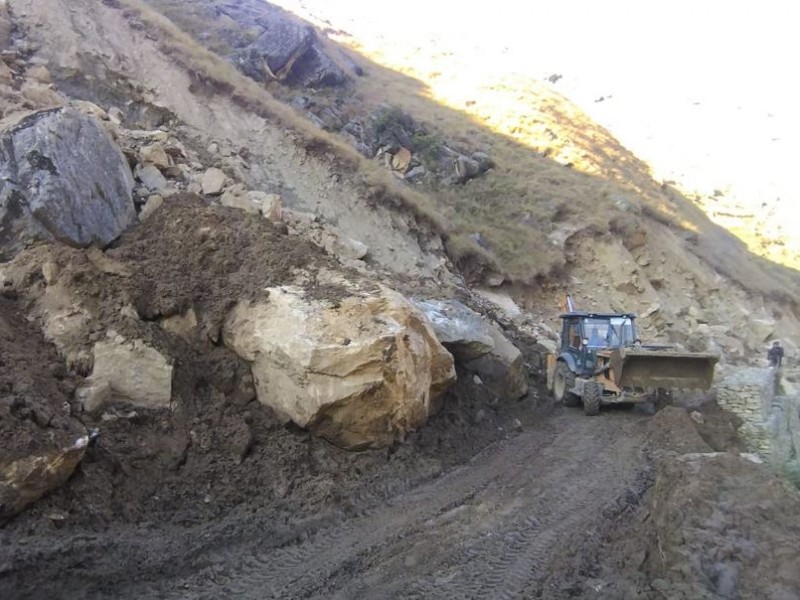 दसैँमा अवरुद्ध कर्णाली राजमार्ग तिहारमा खुल्यो